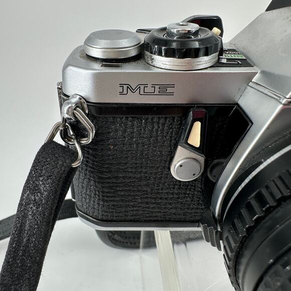 Asahi Pentax ME 35mm Film Camera with SMC Pentax-M 50mm f/1.7 Lens Japan - Picture 8 of 13